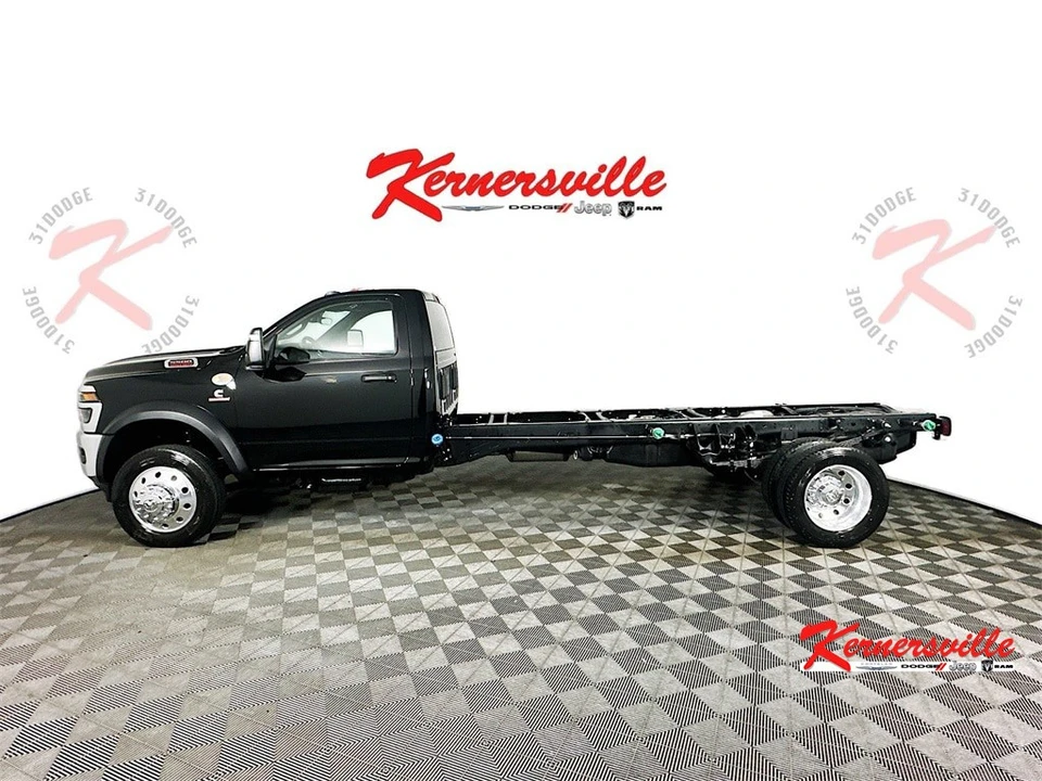 2026 Ram 4500 & 5500 - Image 4 of 12
