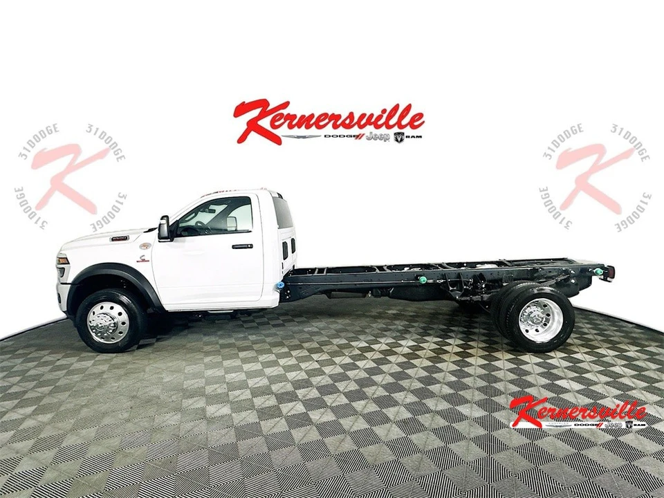 2026 Ram 4500 & 5500 - Image 4 of 12