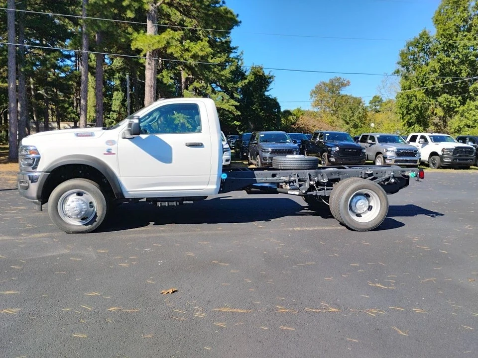 2026 Ram 4500 & 5500 - Image 8 of 12