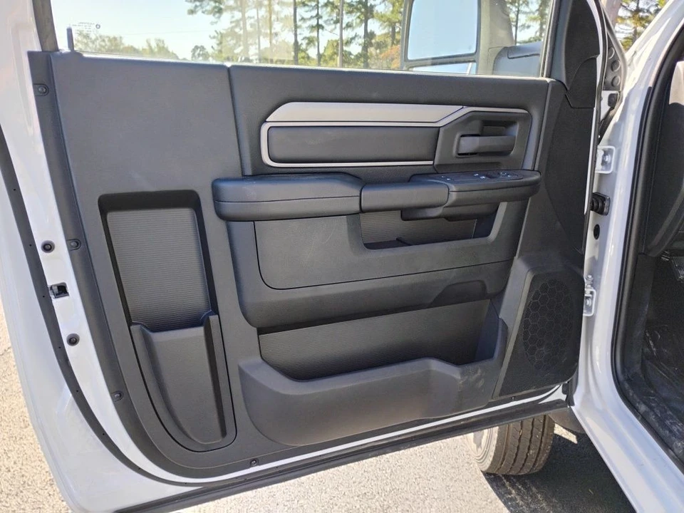 2026 Ram 4500 & 5500 - Image 12 of 12