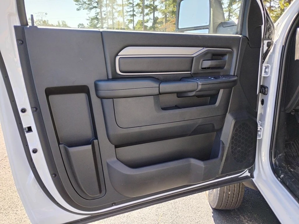 2026 Ram 4500 & 5500 - Image 12 of 12