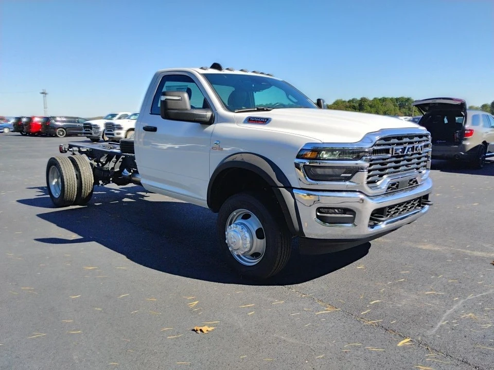 2026 Ram 4500 & 5500 - Image 3 of 12