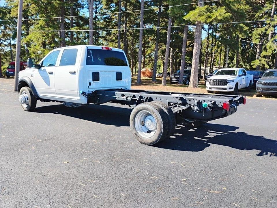 2026 Ram 4500 & 5500 - Image 7 of 12