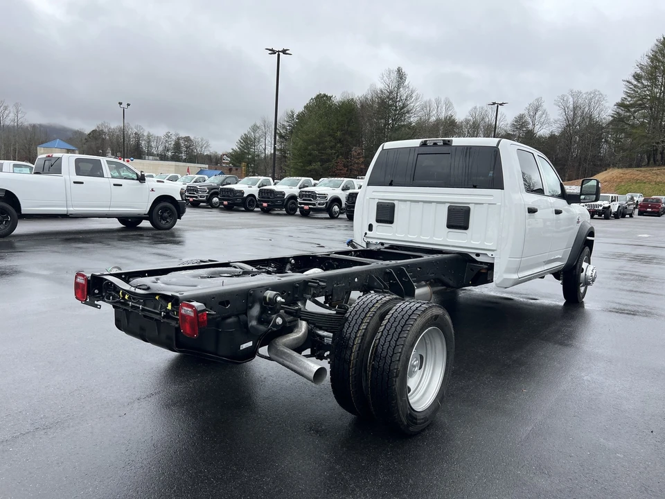 2026 Ram 4500 & 5500 - Image 3 of 21