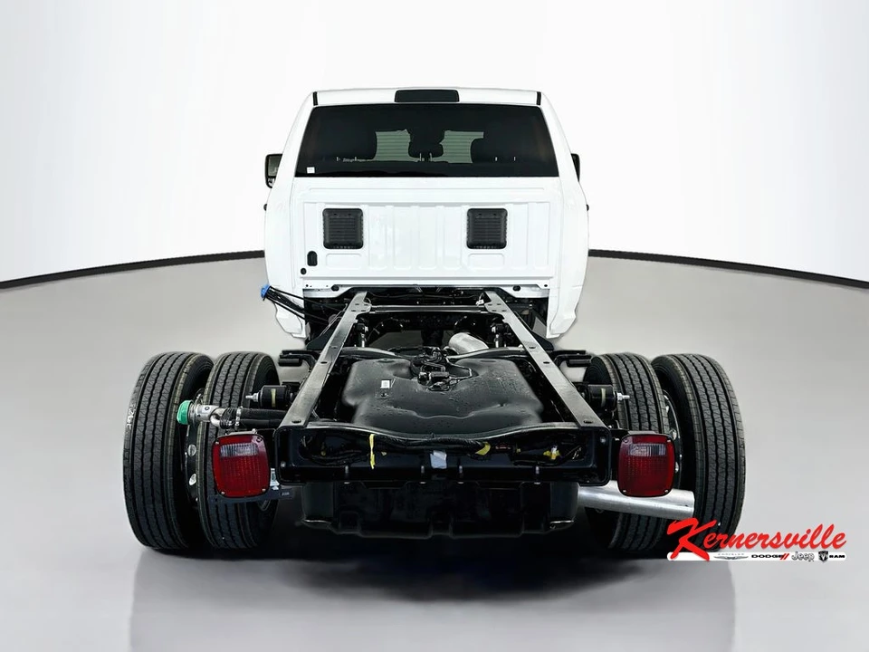 2026 Ram 4500 & 5500 - Image 6 of 21