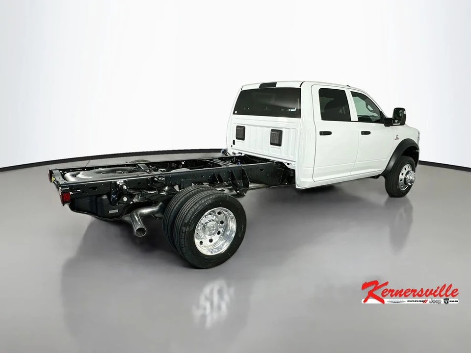 2026 Ram 4500 & 5500 - Image 7 of 21