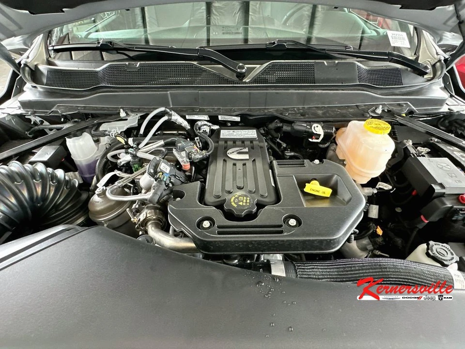 2026 Ram 4500 & 5500 - Image 17 of 21