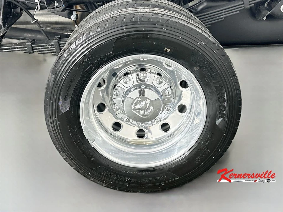 2026 Ram 4500 & 5500 - Image 15 of 21