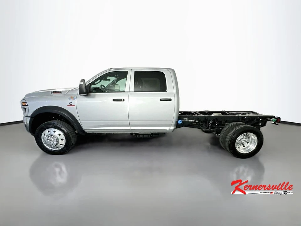 2026 Ram 4500 & 5500 - Image 4 of 21