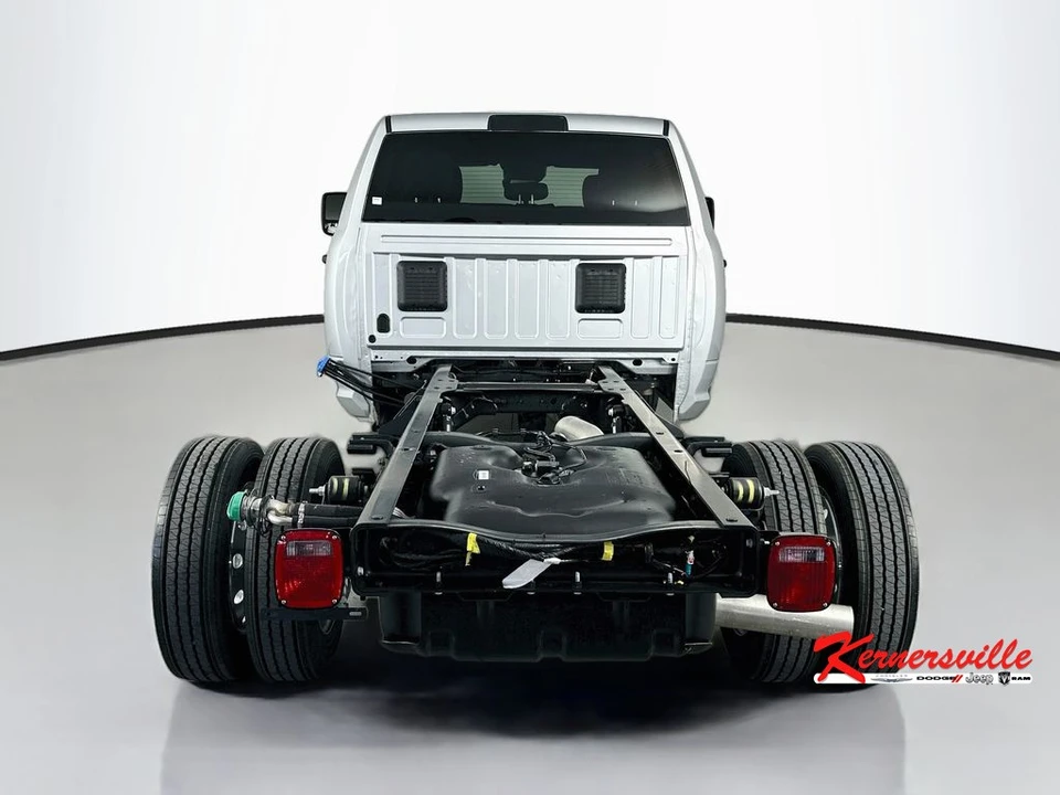 2026 Ram 4500 & 5500 - Image 6 of 21