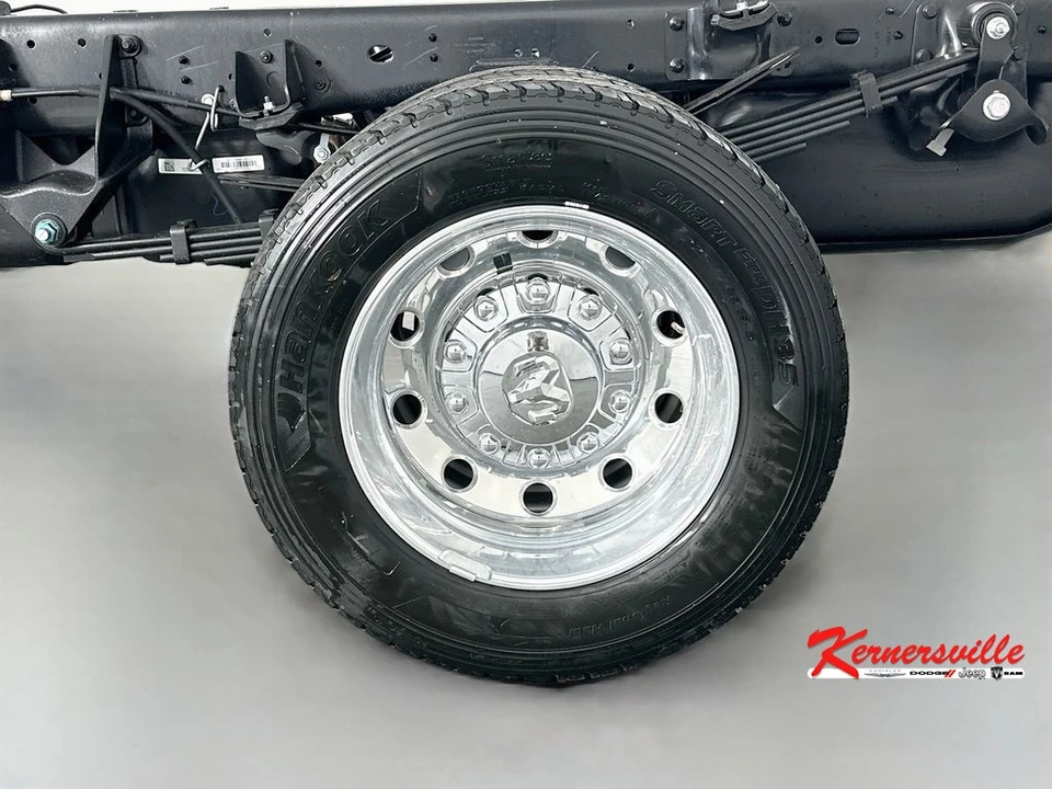 2026 Ram 4500 & 5500 - Image 15 of 21