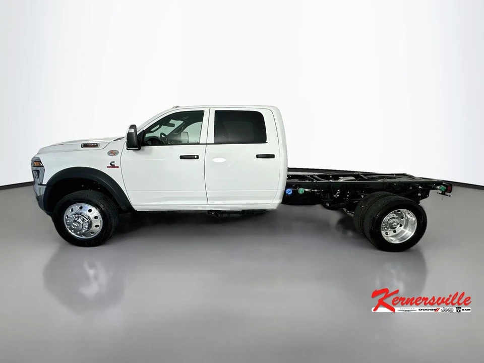 2026 Ram 4500 & 5500 - Image 4 of 21
