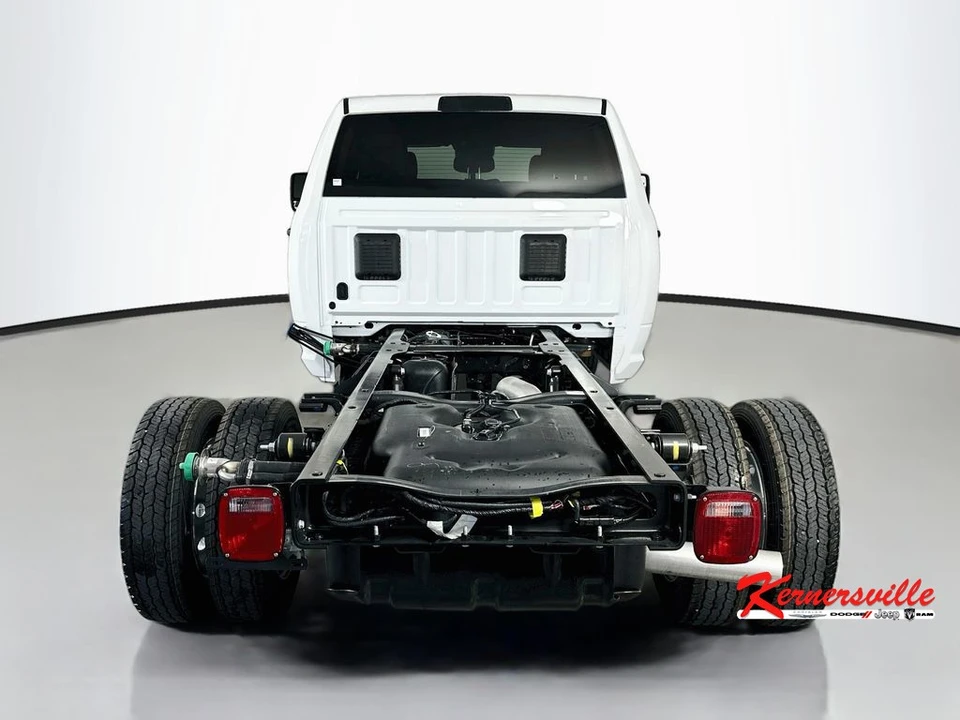 2026 Ram 4500 & 5500 - Image 6 of 21
