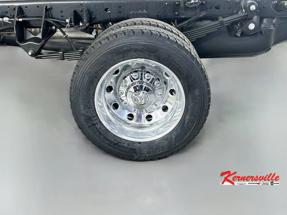 2026 Ram 4500 & 5500 - Image 16 of 20
