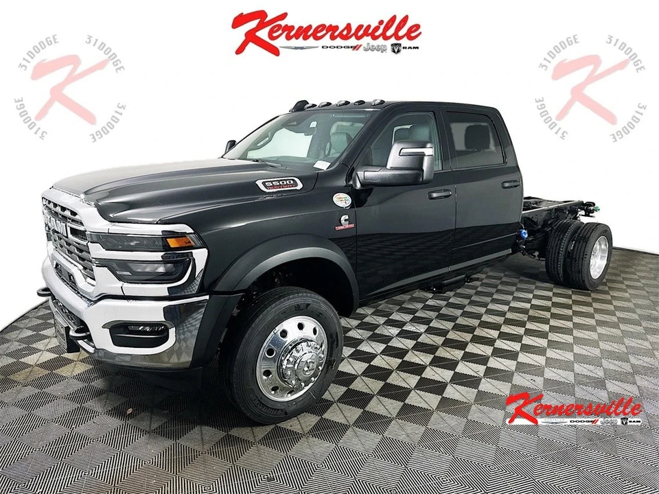 2026 Ram 4500 & 5500 - Image 3 of 20