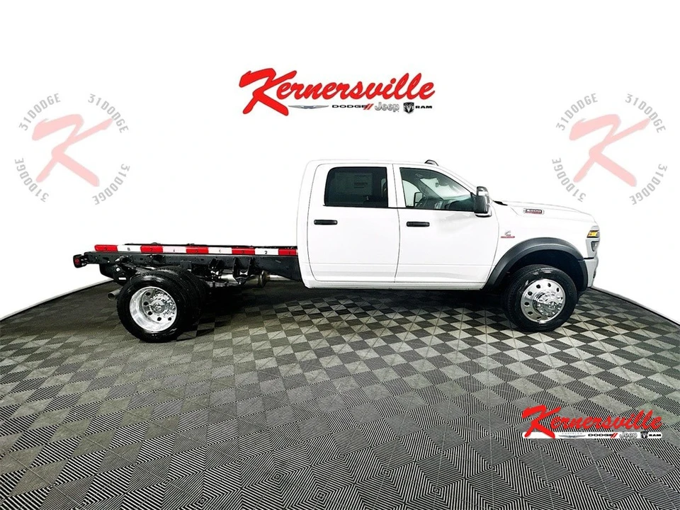 2026 Ram 4500 & 5500 - Image 8 of 21