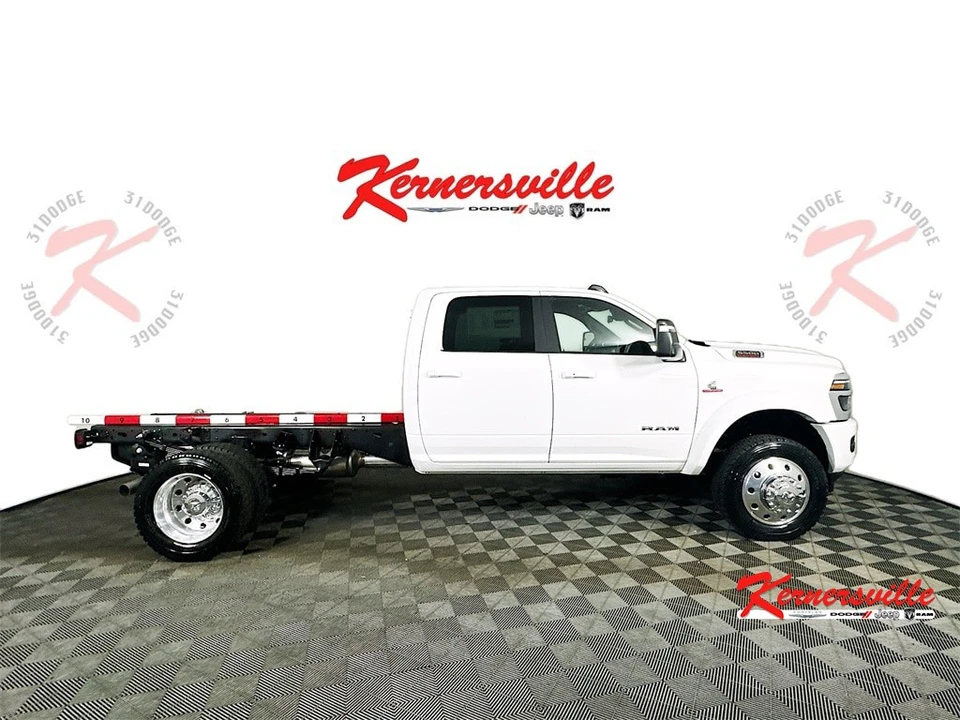 2026 Ram 4500 & 5500 - Image 8 of 12