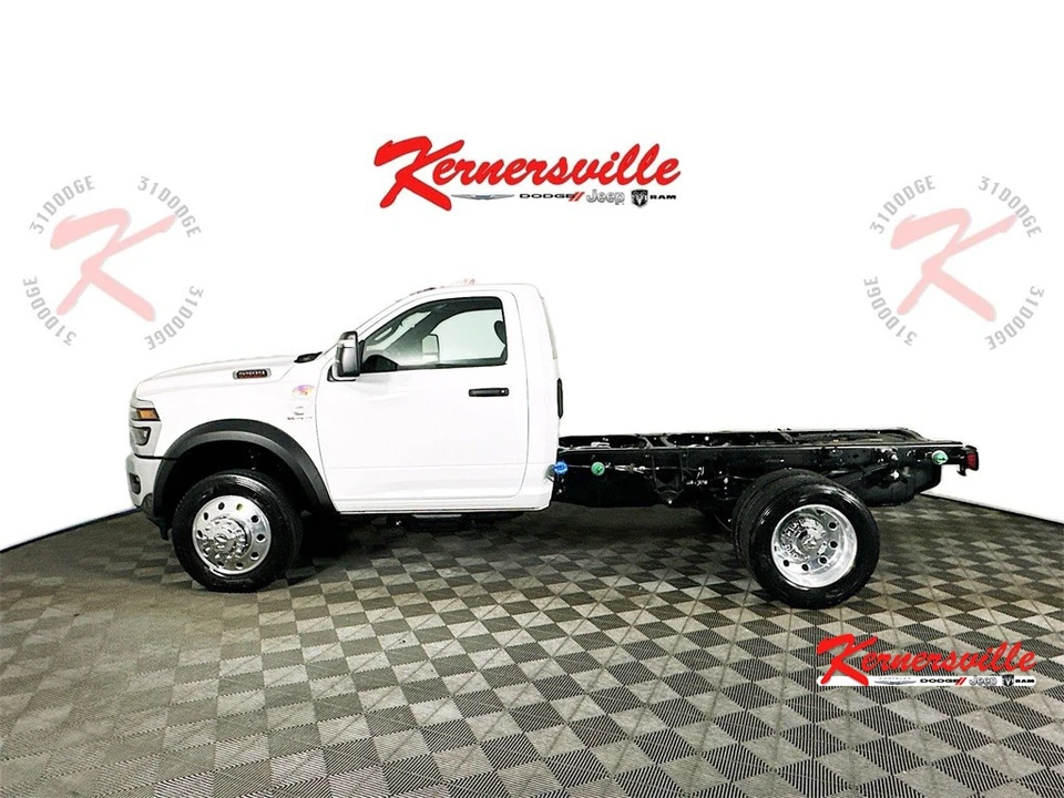 2026 Ram 4500 & 5500 - Image 4 of 12