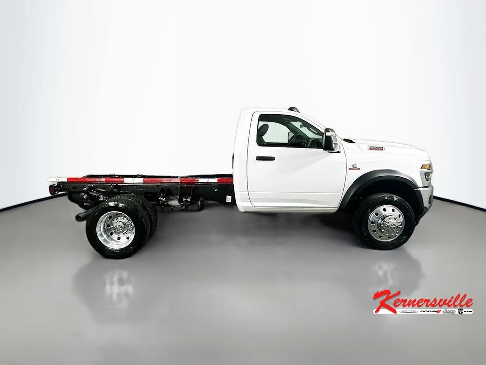 2026 Ram 4500 & 5500 - Image 8 of 12