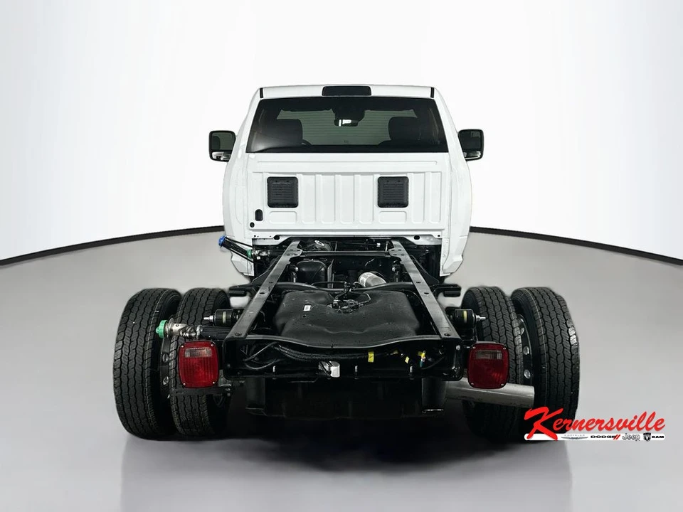 2026 Ram 4500 & 5500 - Image 6 of 12