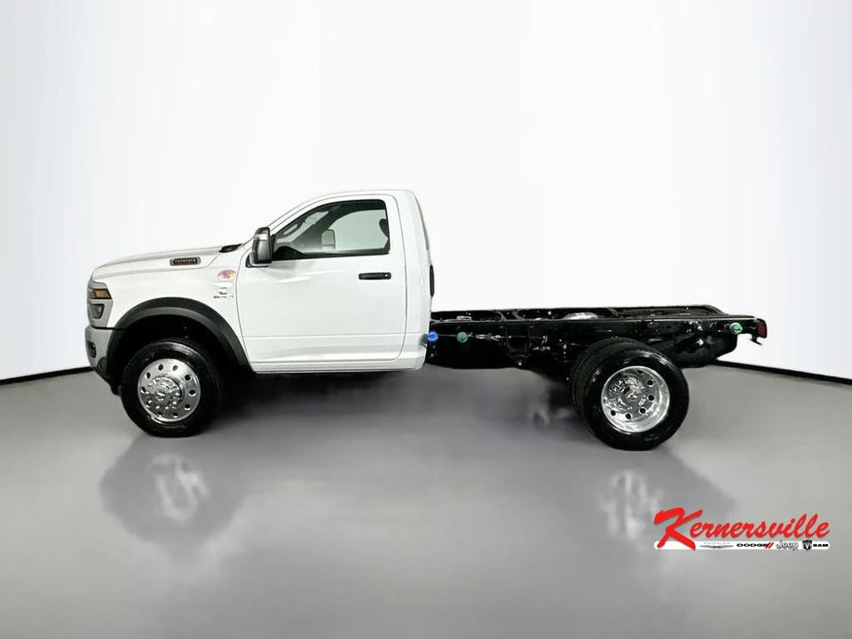 2026 Ram 4500 & 5500 - Image 4 of 12