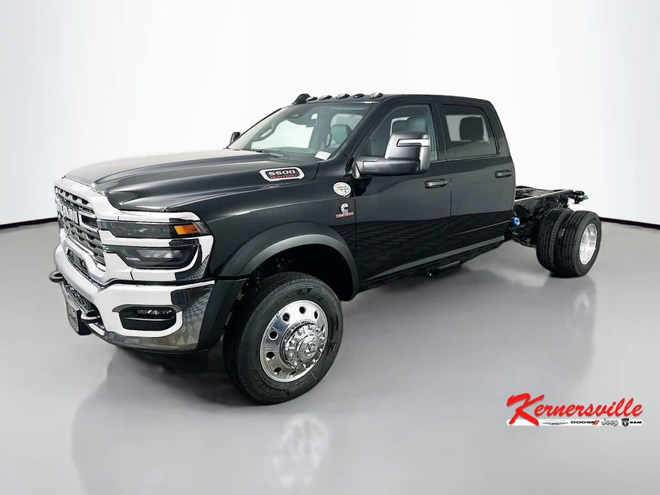 2026 Ram 4500 & 5500 - Image 3 of 12