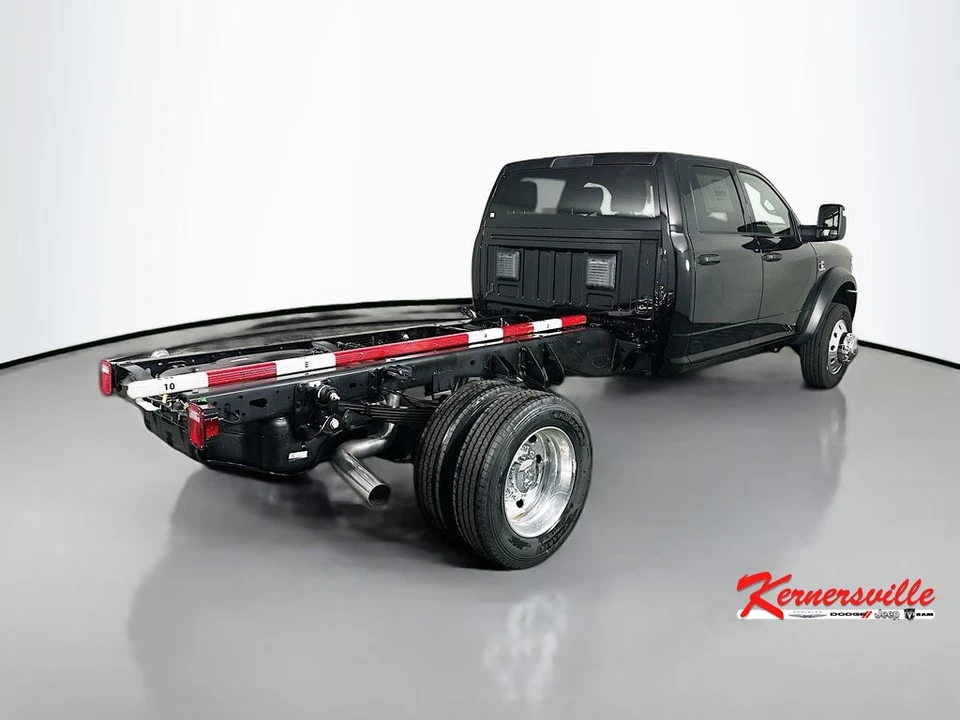 2026 Ram 4500 & 5500 - Image 7 of 12