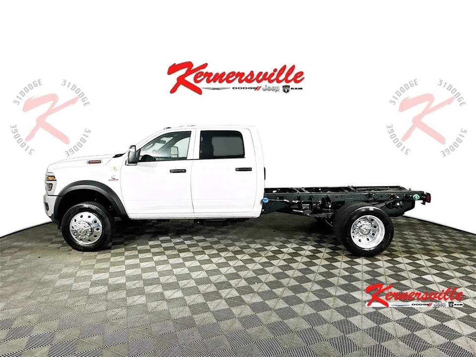 2026 Ram 4500 & 5500 - Image 4 of 21