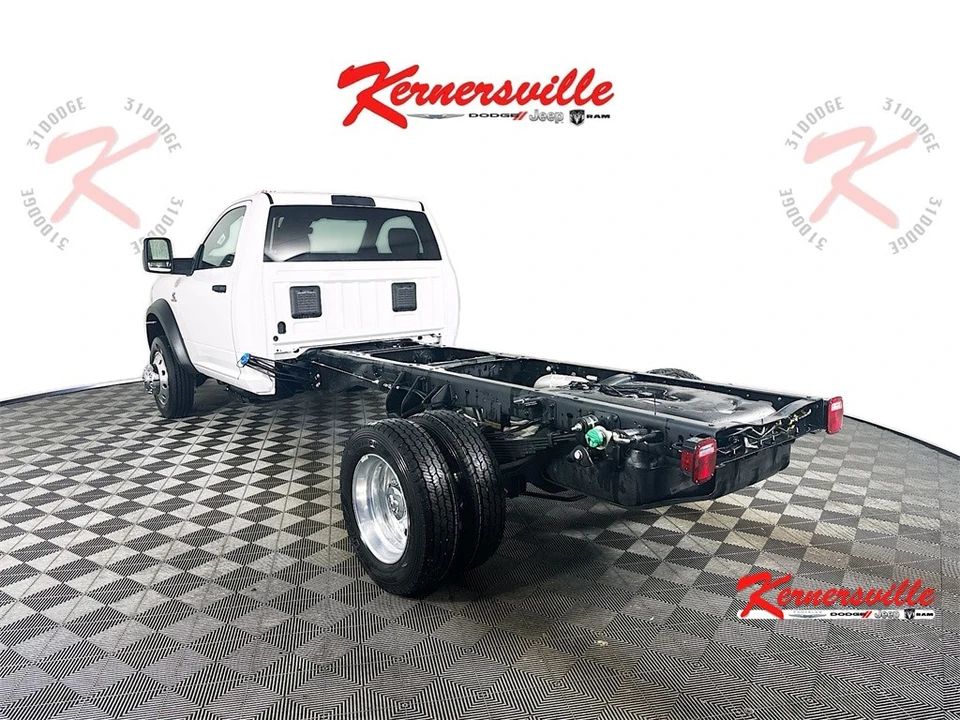 2026 Ram 4500 & 5500 - Image 5 of 12