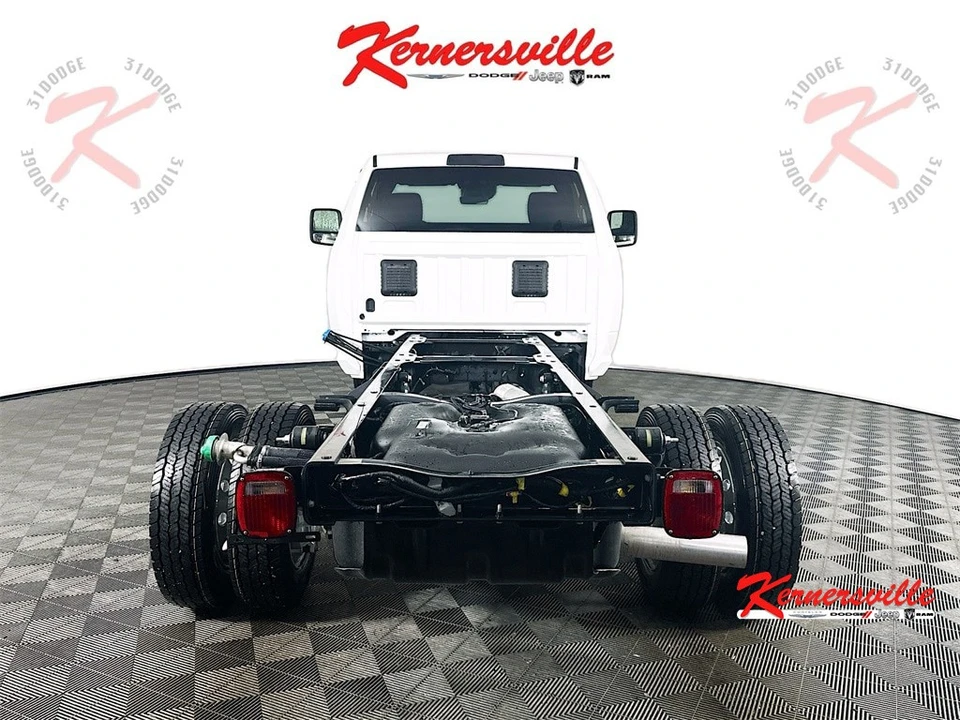 2026 Ram 4500 & 5500 - Image 6 of 12
