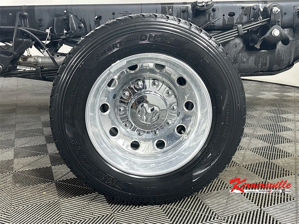 2026 Ram 4500 & 5500 - Image 17 of 21