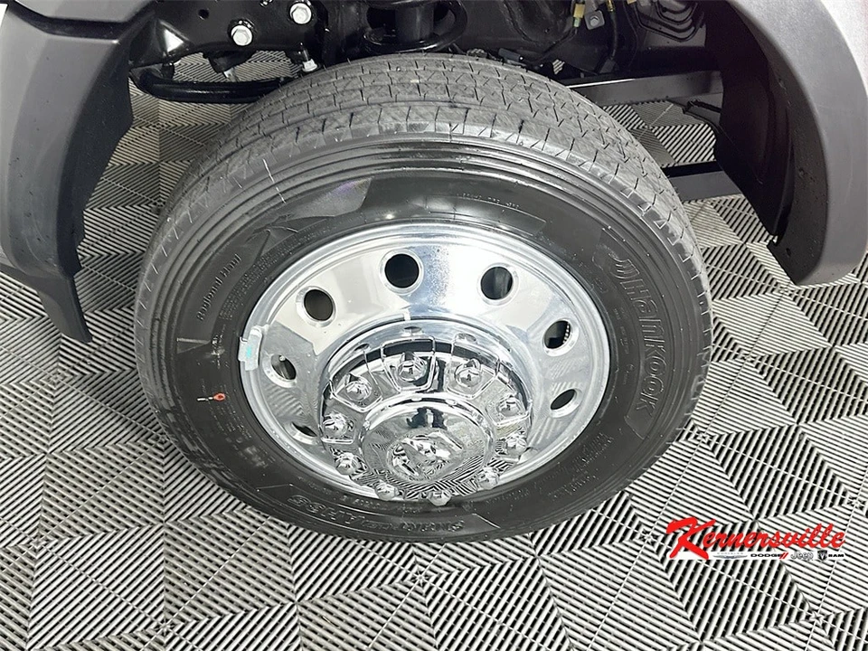 2026 Ram 4500 & 5500 - Image 14 of 19