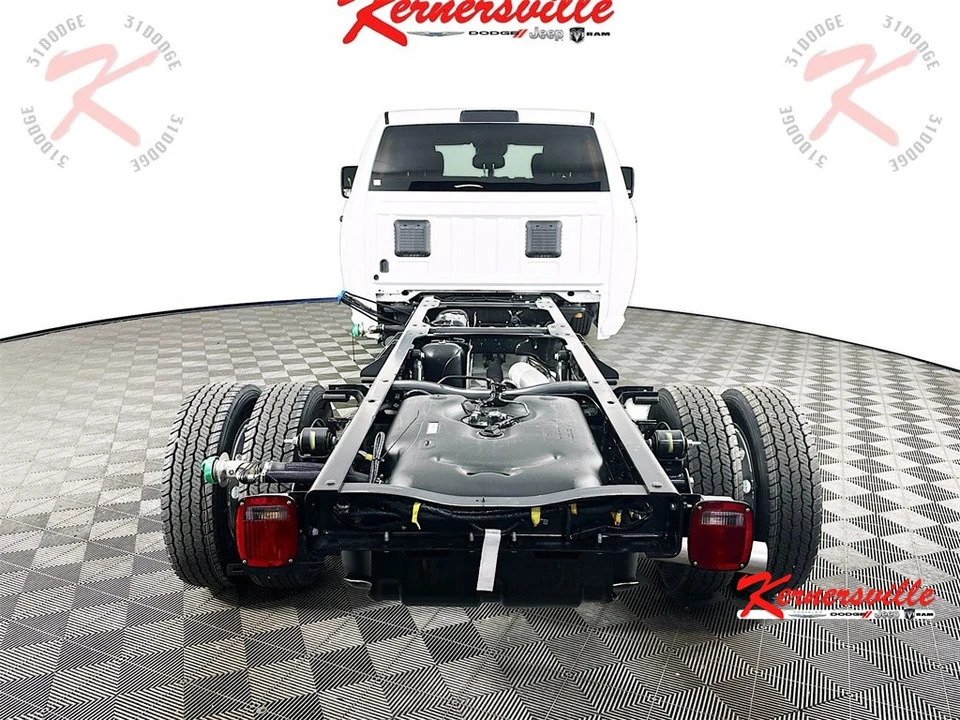 2026 Ram 4500 & 5500 - Image 6 of 21
