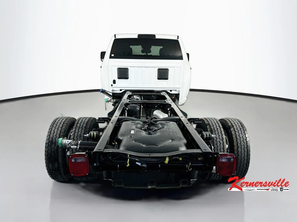 2026 Ram 4500 & 5500 - Image 6 of 21