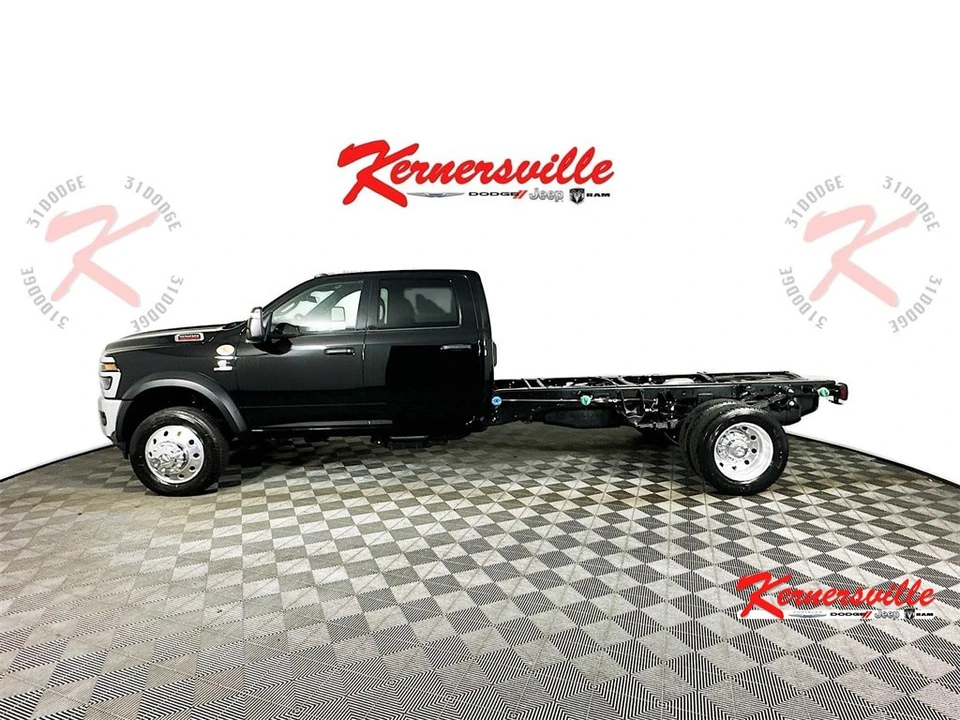 2026 Ram 4500 & 5500 - Image 4 of 12