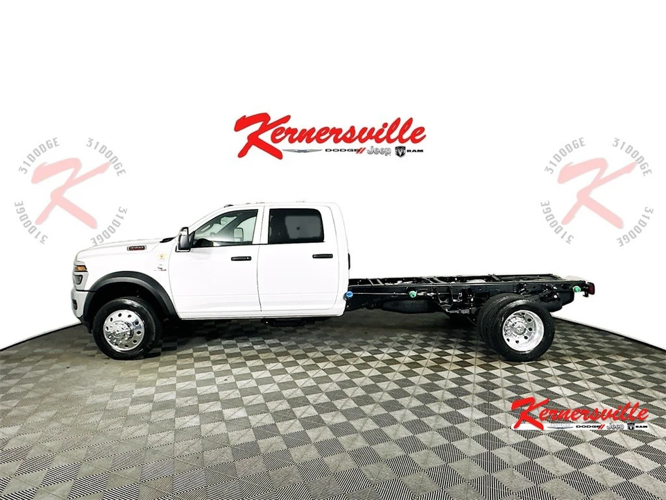 2026 Ram 4500 & 5500 - Image 4 of 12