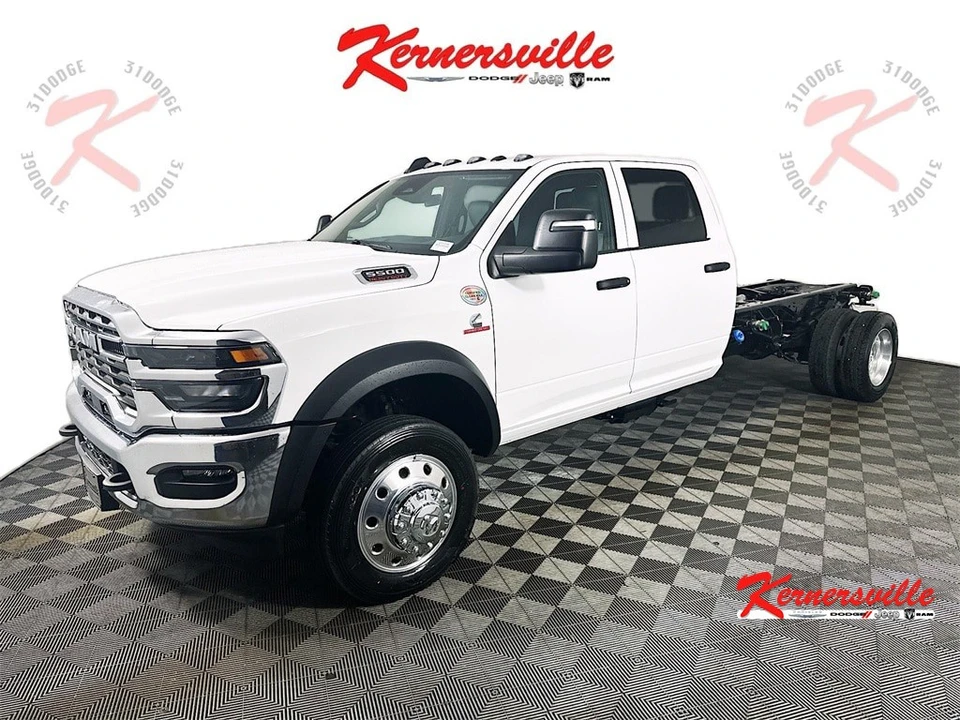 2026 Ram 4500 & 5500 - Image 3 of 12