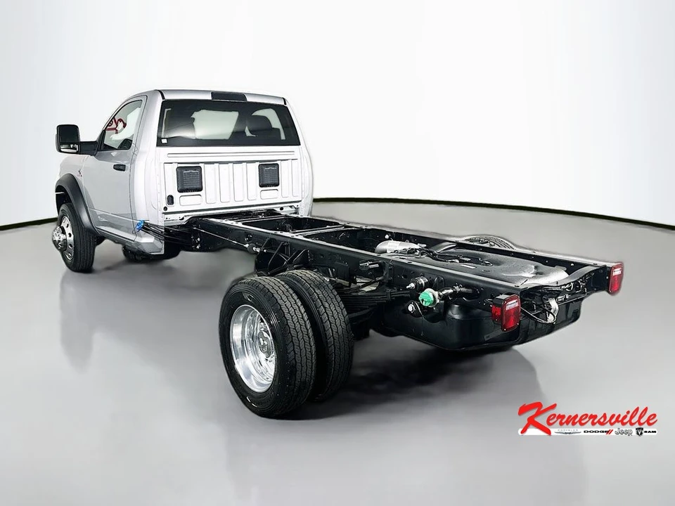 2026 Ram 4500 & 5500 - Image 5 of 12