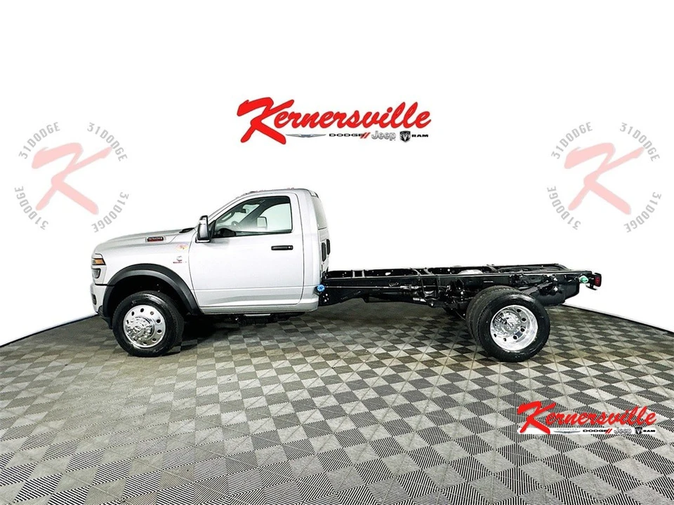 2026 Ram 4500 & 5500 - Image 4 of 20