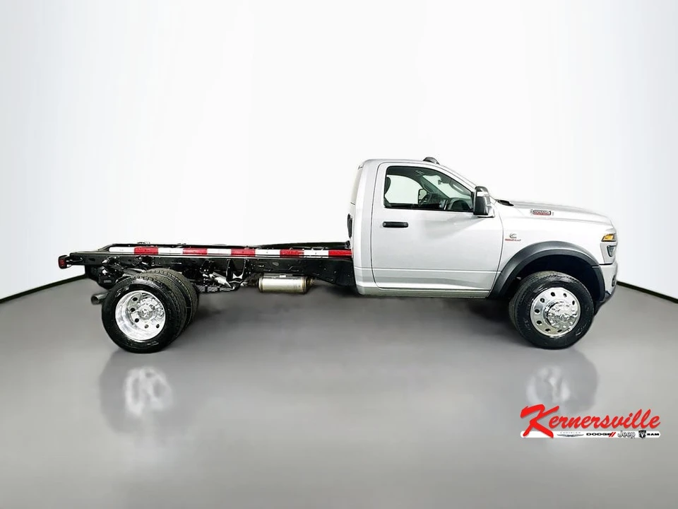 2026 Ram 4500 & 5500 - Image 8 of 12