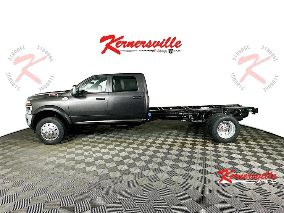 2026 Ram 4500 & 5500 - Image 4 of 20