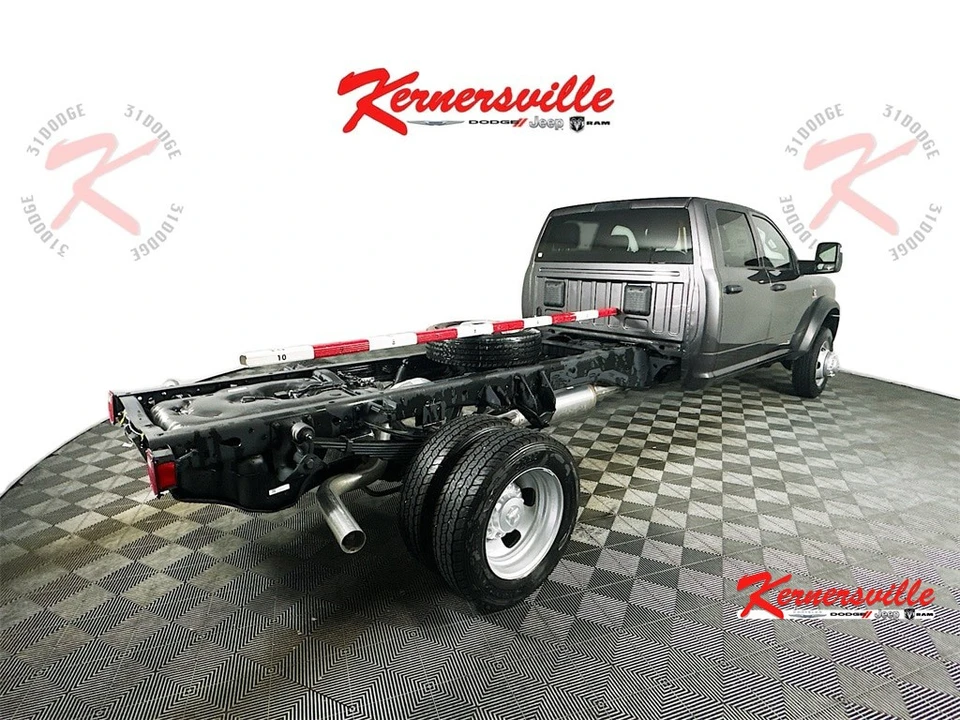 2026 Ram 4500 & 5500 - Image 7 of 12