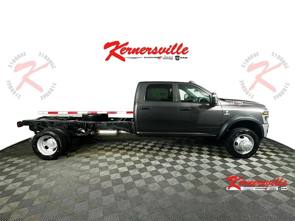 2026 Ram 4500 & 5500 - Image 8 of 12