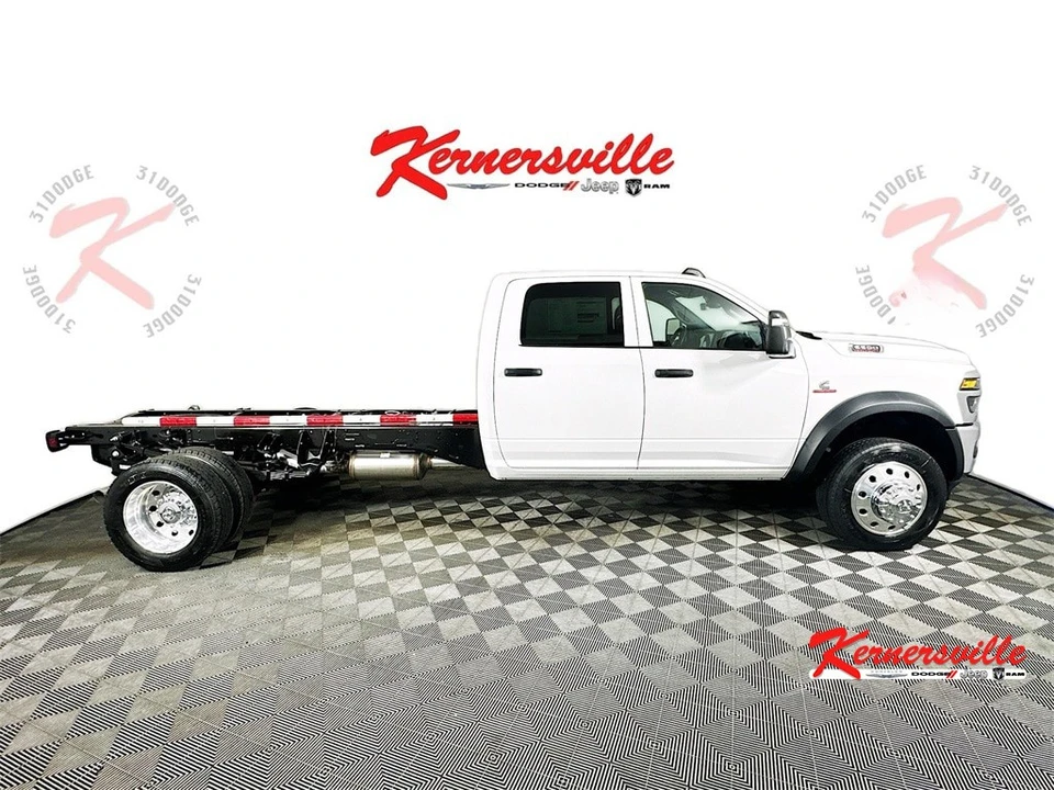 2026 Ram 4500 & 5500 - Image 8 of 12