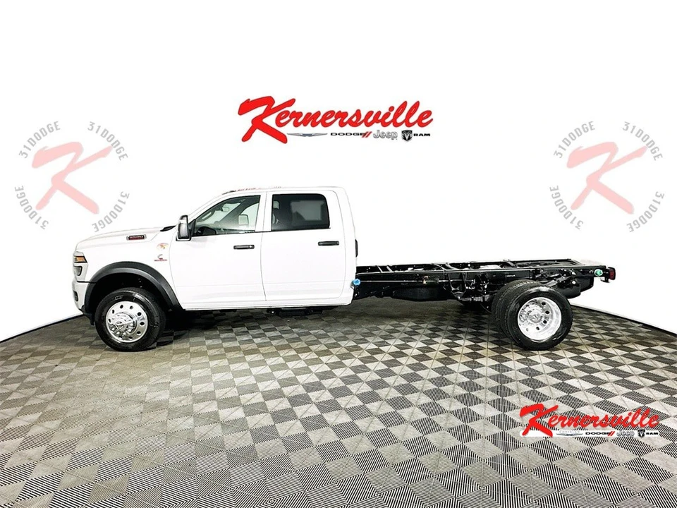 2026 Ram 4500 & 5500 - Image 4 of 12