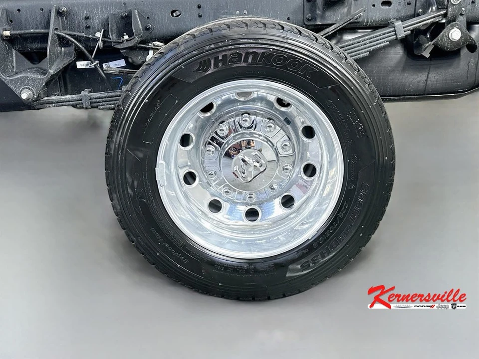 2026 Ram 4500 & 5500 - Image 15 of 21