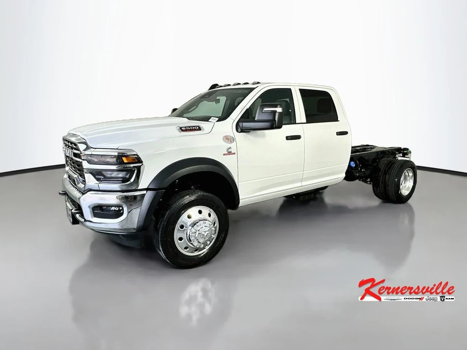 2026 Ram 4500 & 5500 - Image 3 of 21
