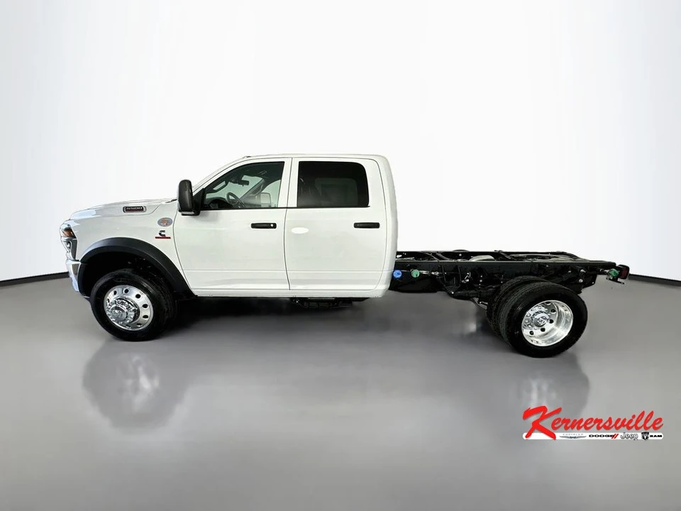 2026 Ram 4500 & 5500 - Image 4 of 21