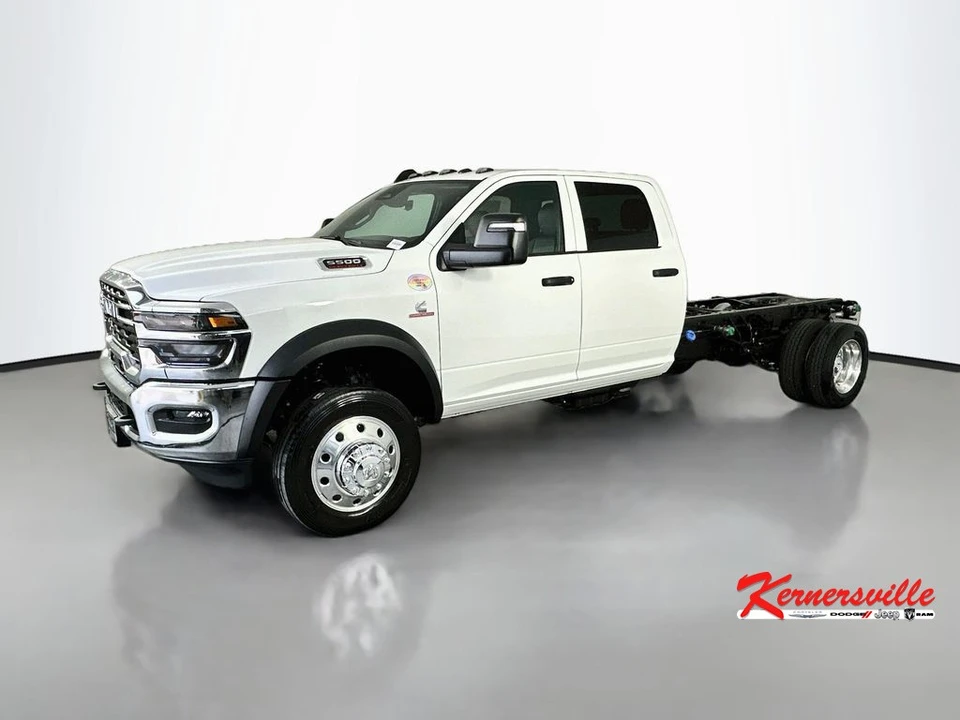 2026 Ram 4500 & 5500 - Image 3 of 21