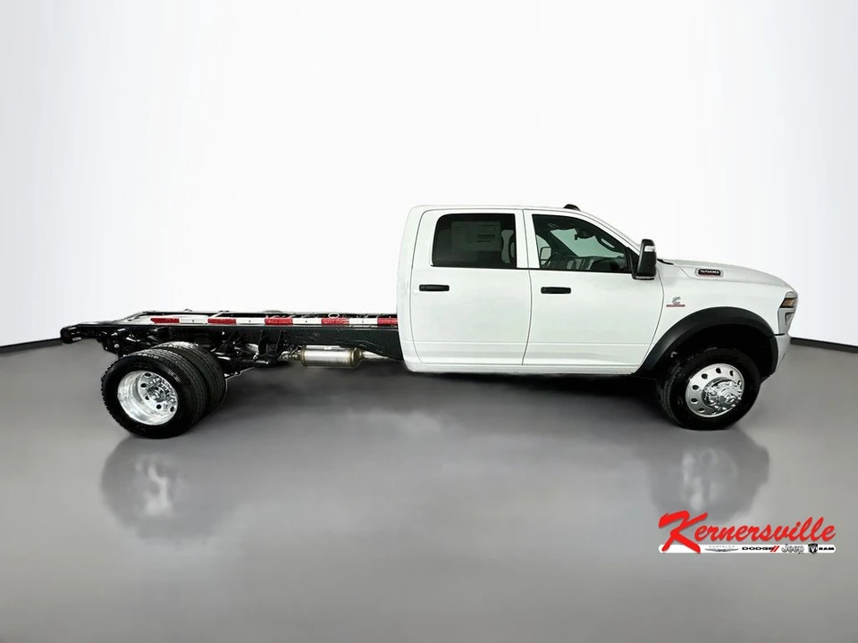 2026 Ram 4500 & 5500 - Image 8 of 21